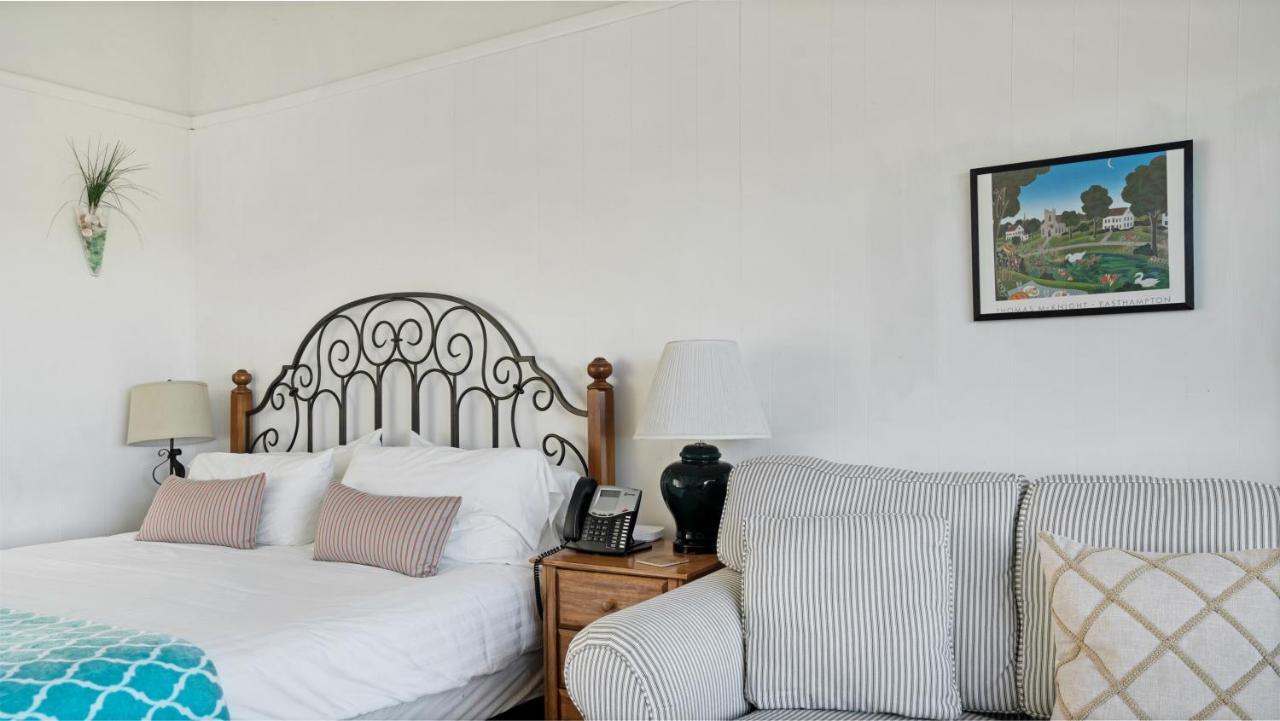 Driftwood On The Ocean 3*