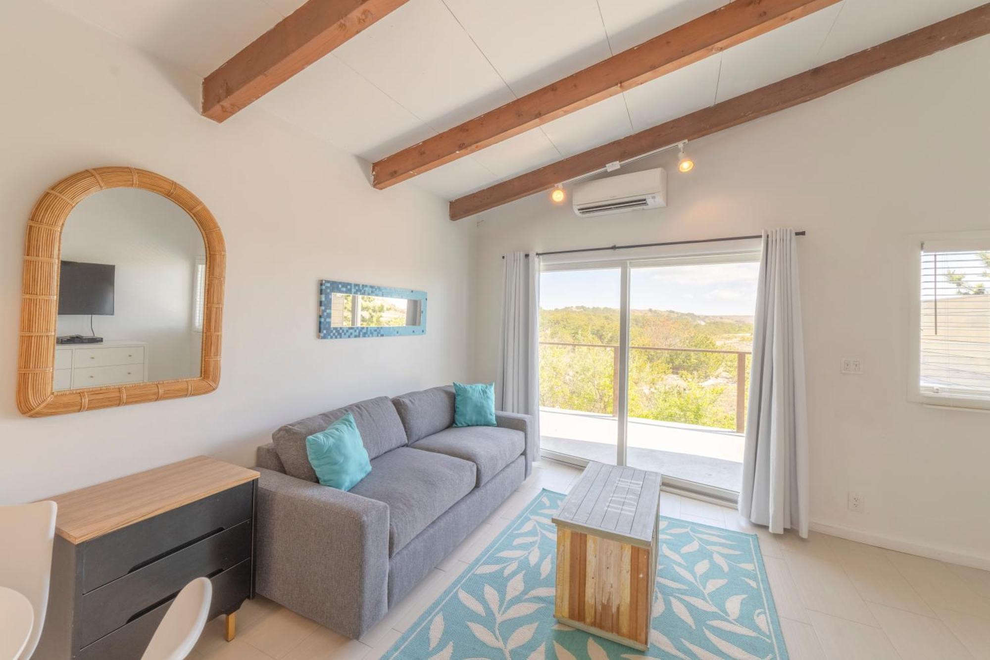 Driftwood On The Ocean Resort
